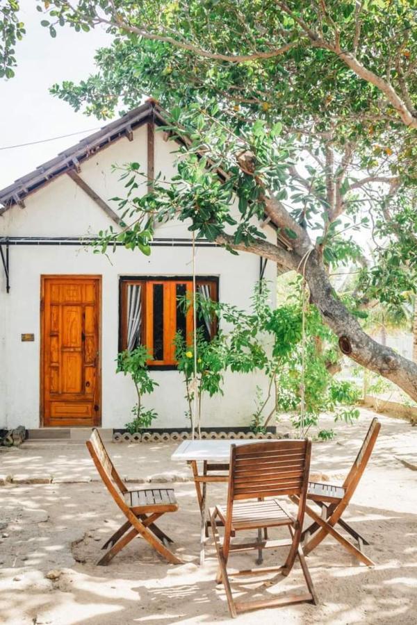Villa Dao Hoa Vang Cam Ranh - Venuestay Exterior photo